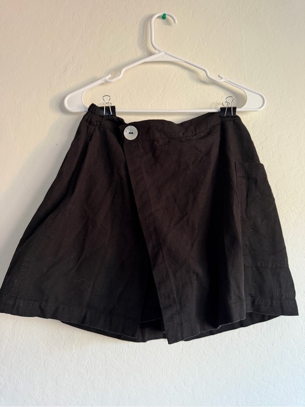 Shell Utility Skort in black